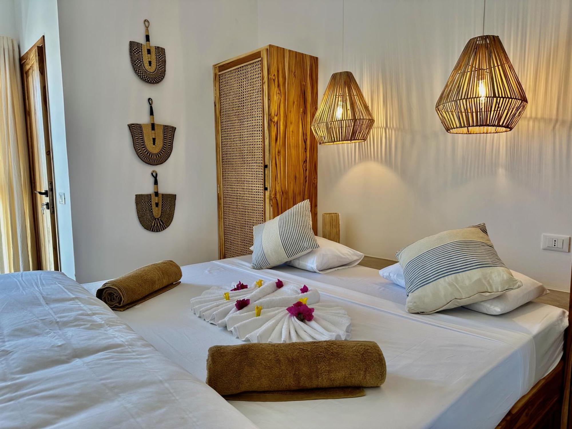 Apartment Beachfront With Private Pool *