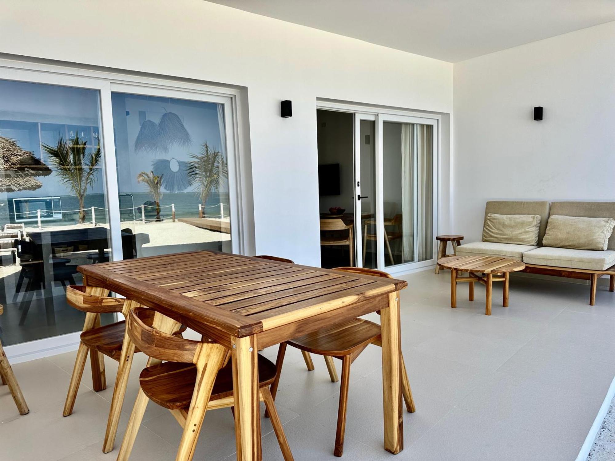 Apartment Beachfront With Private Pool *